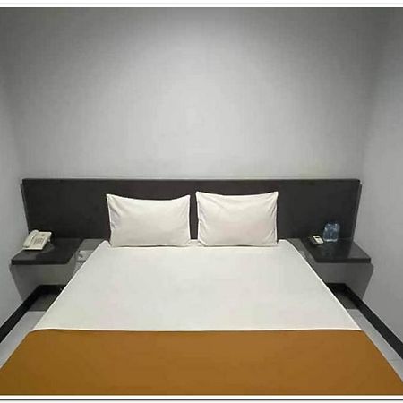 Losmen Family Syariah Bypass Juanda Mitra Reddoorz Brebek Ngoại thất bức ảnh