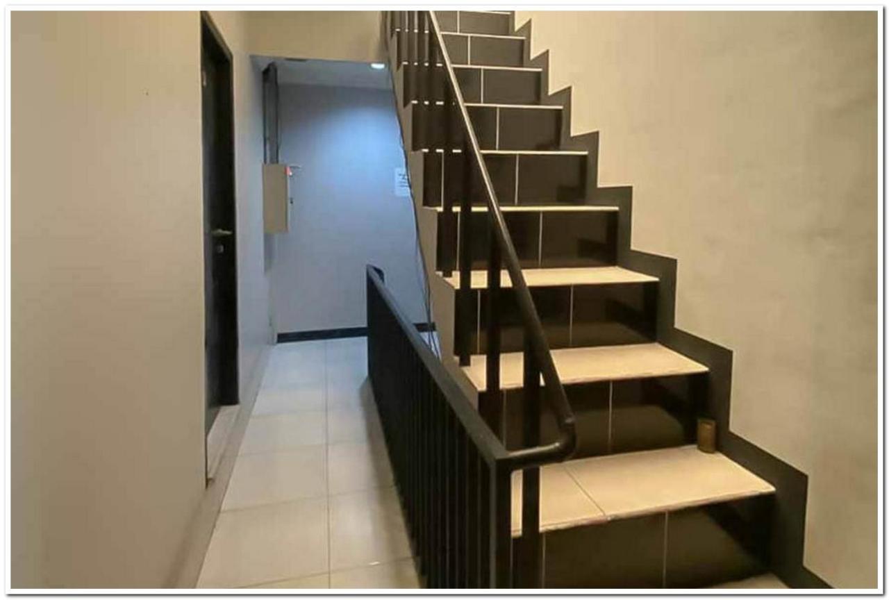 Losmen Family Syariah Bypass Juanda Mitra Reddoorz Brebek Ngoại thất bức ảnh