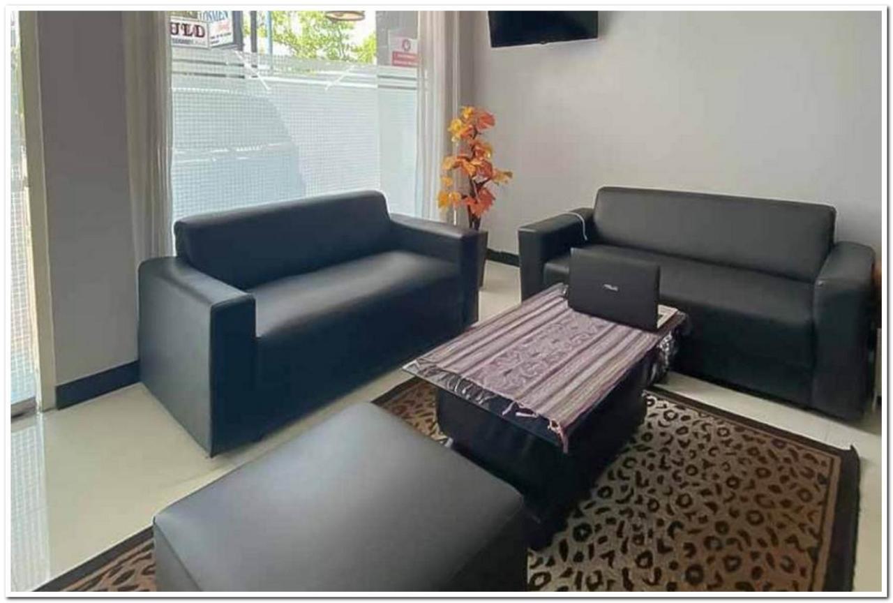 Losmen Family Syariah Bypass Juanda Mitra Reddoorz Brebek Ngoại thất bức ảnh