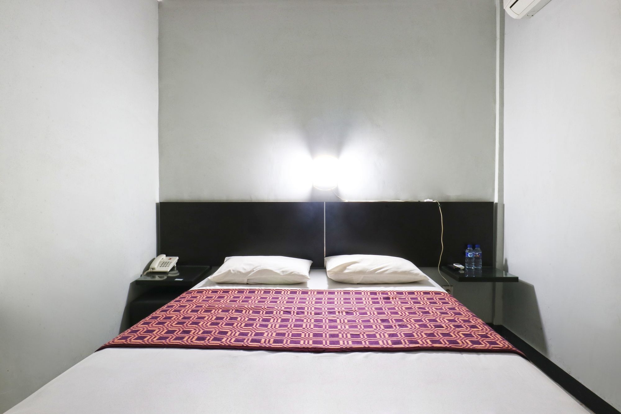 Losmen Family Syariah Bypass Juanda Mitra Reddoorz Brebek Ngoại thất bức ảnh
